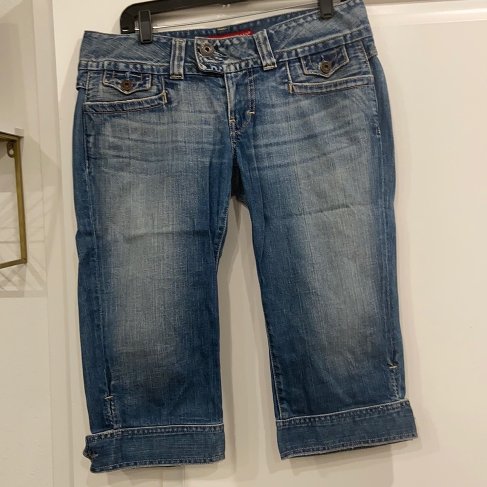 Guess low waist capri jeans